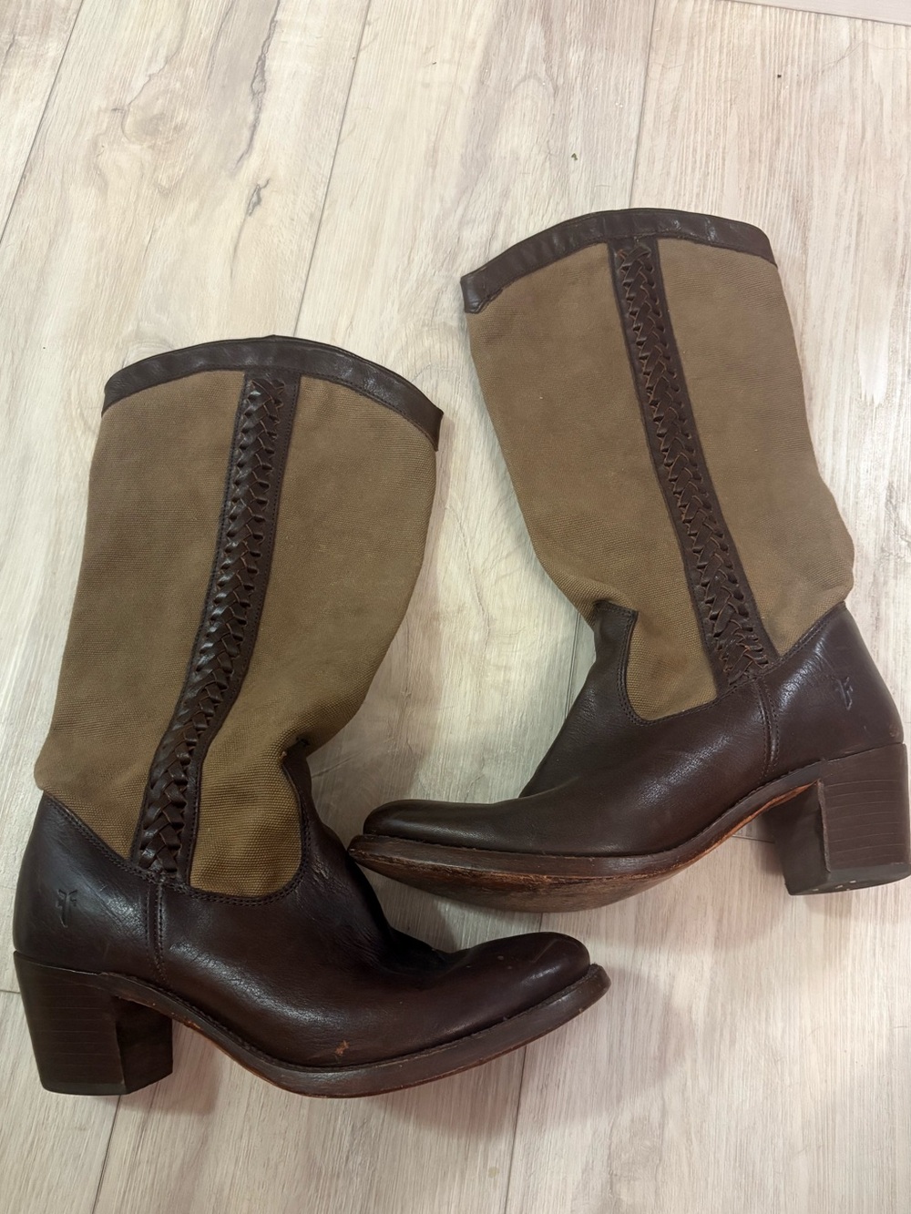 Women’s Frye Jane Braid boots Sz 8